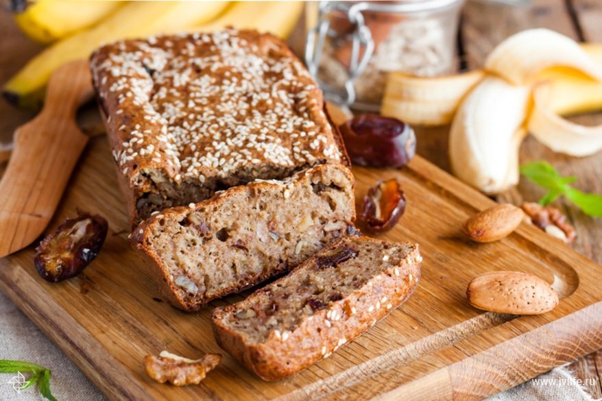 Хлеб народов мира: Италия – фокачча, Мексика – тортилья, Израиль – хала, Финляндия – рейкялейпя (фин.«хлеб с дыркой»), Турция – симит, Франция – бриош, Германия – пумперникель, Индия – наан.