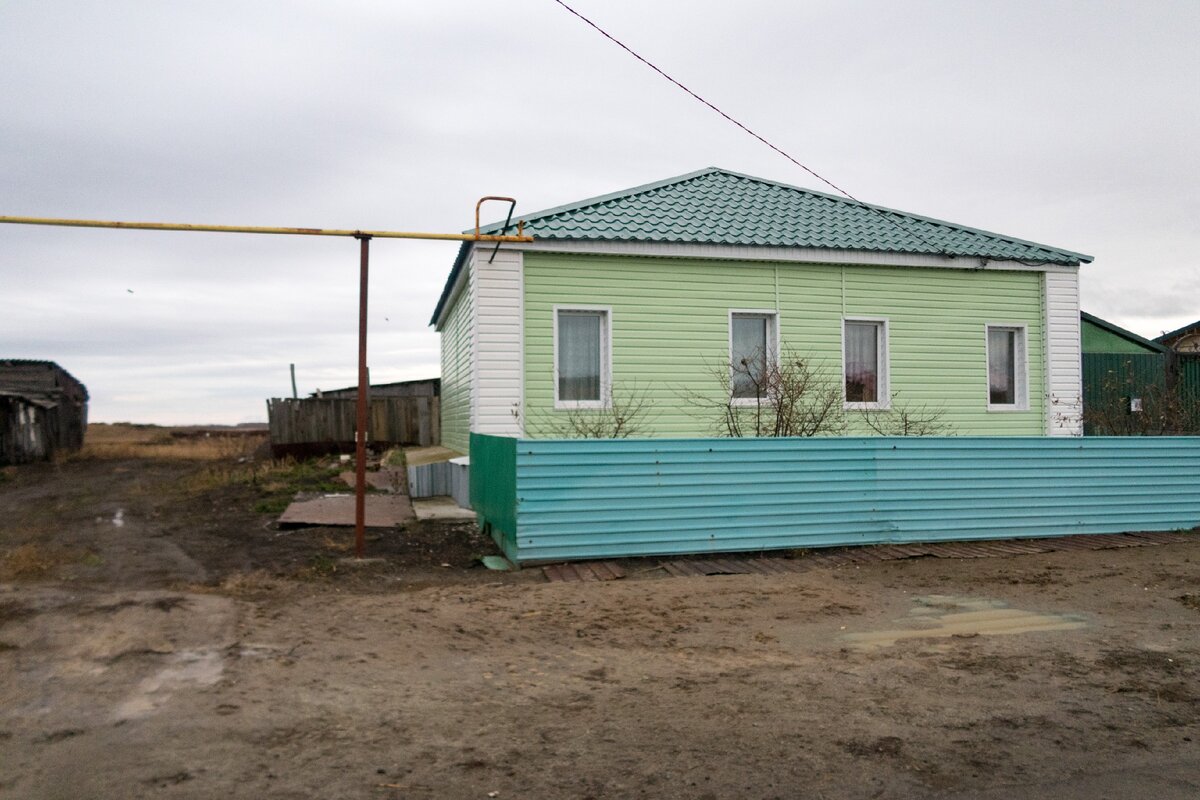 Дома в деревне (Мордвиновка). Действительно ли одни халупы? Как они выглядят?