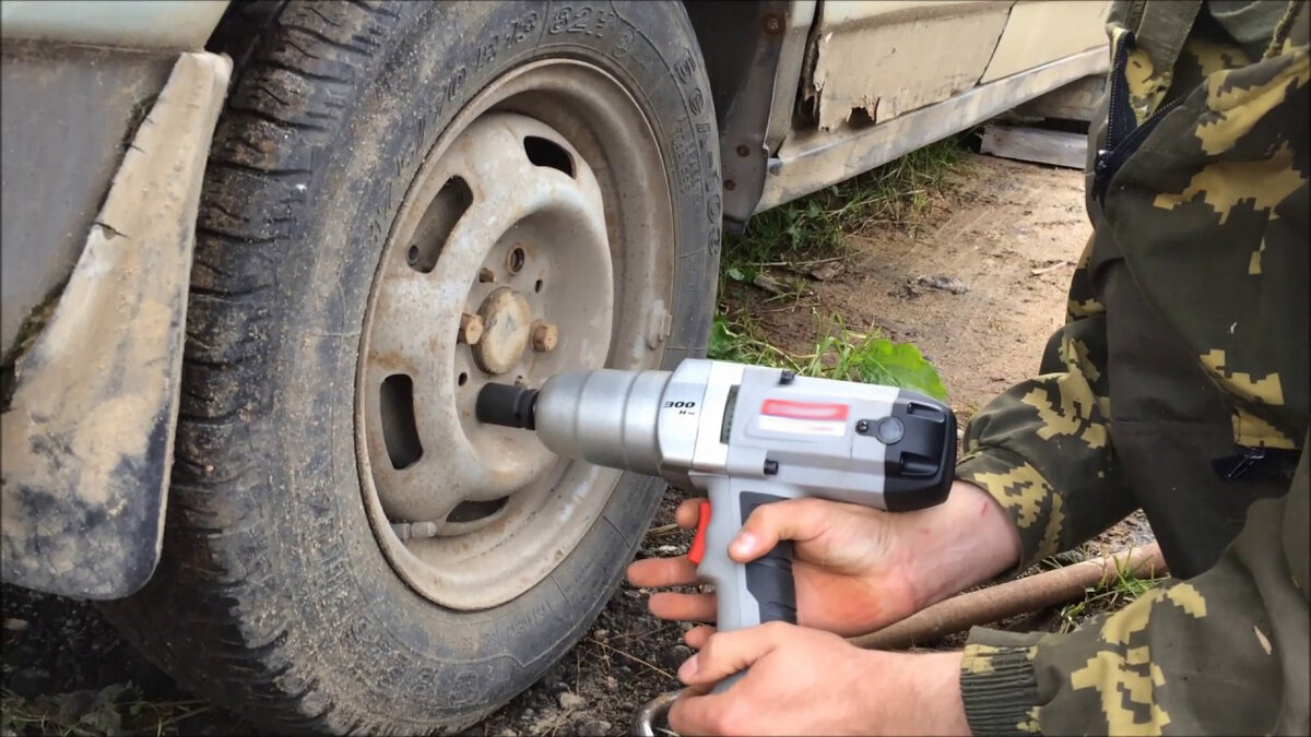 Это я за работой, начало новой жизни автомобиля в моих руках! Мой первый Личный Автомобиль