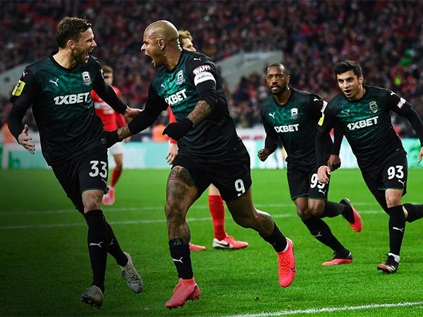 Игроки Краснодара
Источник: https://kuban24.tv/wp-content/uploads/2020/03/Bez-imeni-15-3.jpg