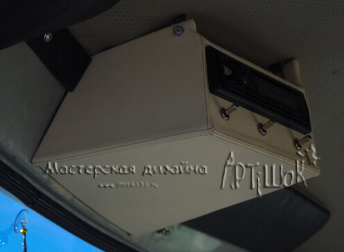 Этапы изготовления выкройки и обтяжка полки.