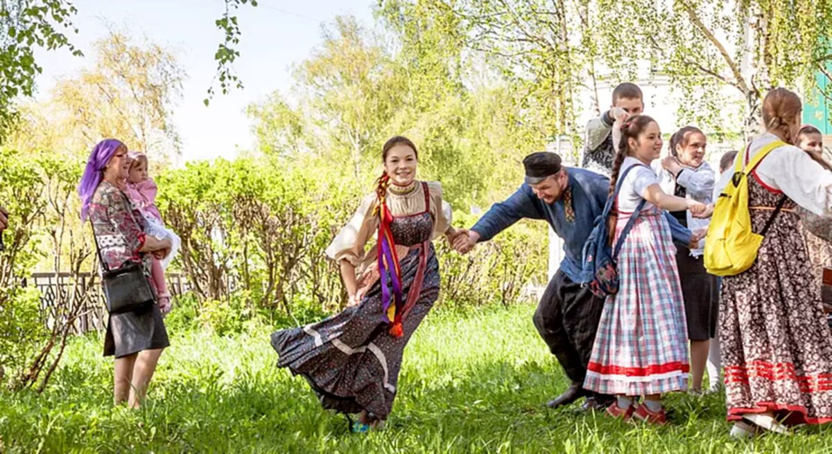12 мая красная горка что это. Деревенские танцы. Сельские традиции. Русские традиции. Красная горка праздник традиции.