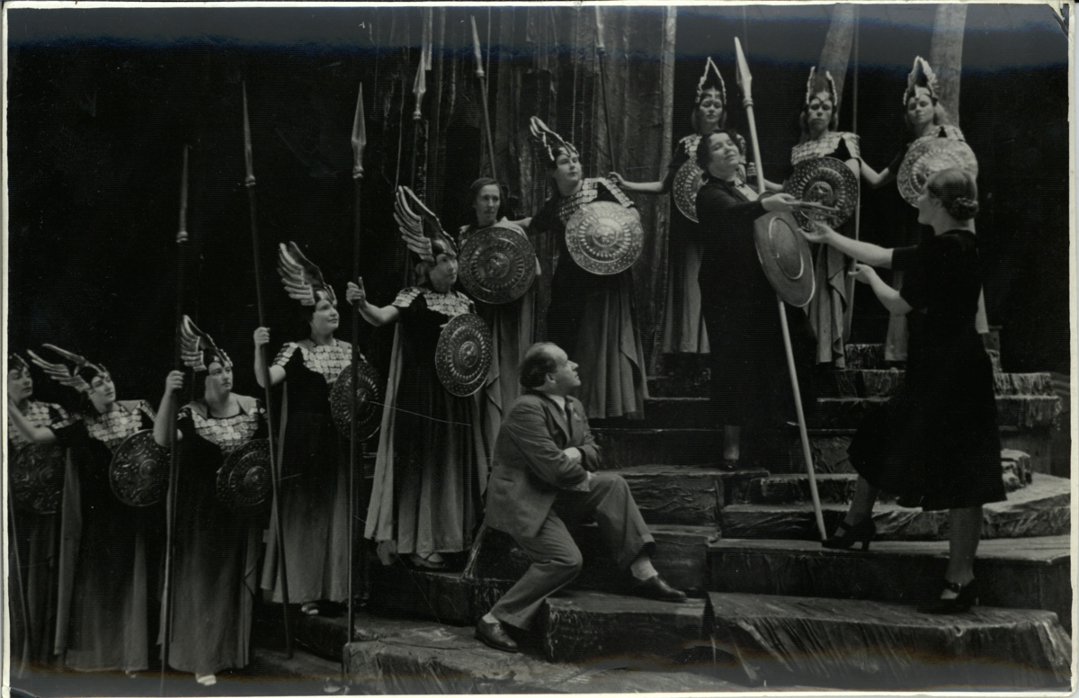 Сергей Эйзенштейн на репетиции