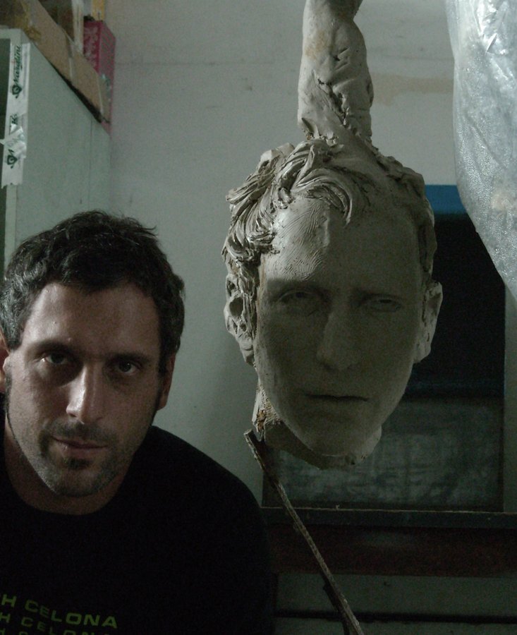 Лучано Гарбати в процессе работы. Изображение с https://twitter.com/GarbatiLuciano/status/1013183324293140480