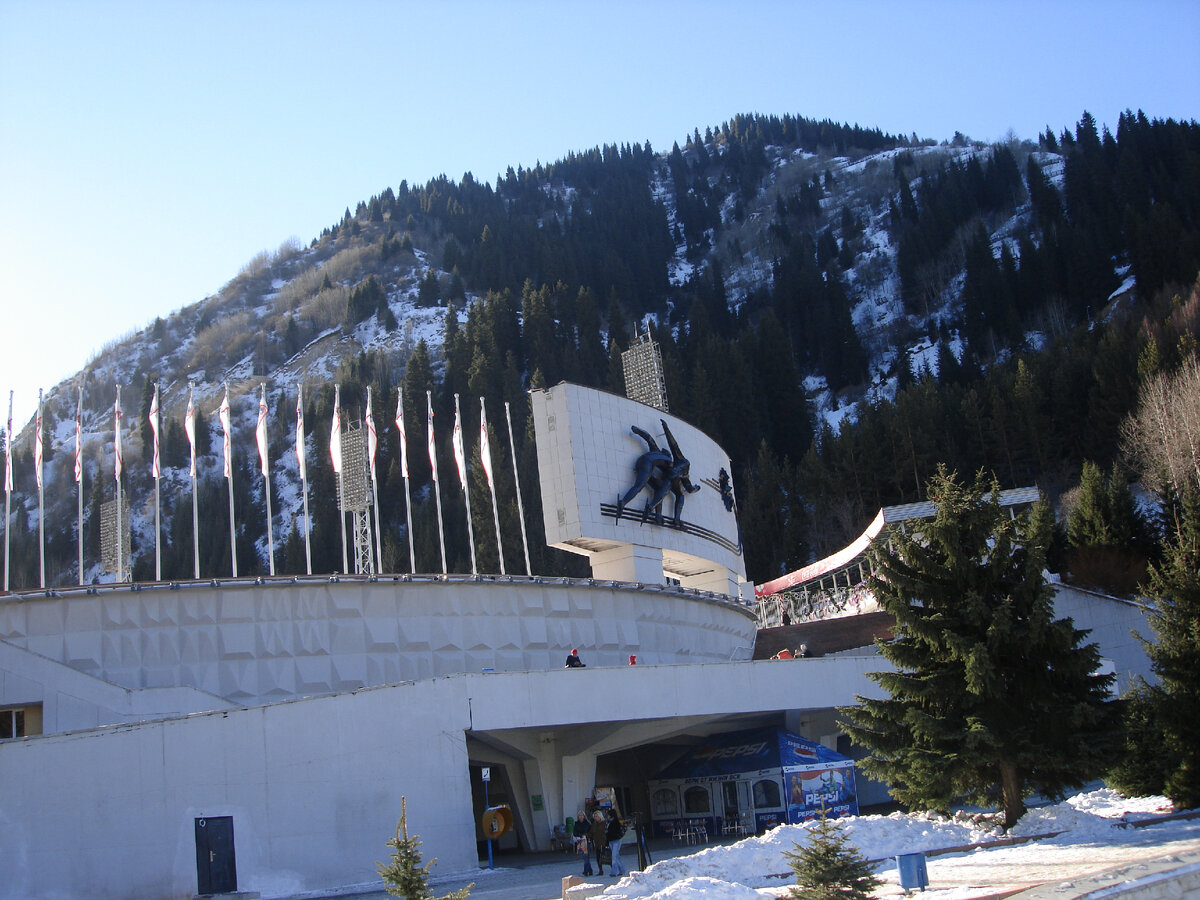 Вид на центральный вход до последней реконструкции (фото автора статьи)