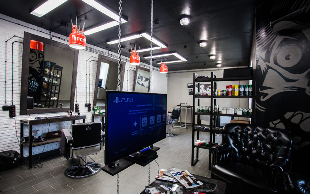 Площадка ижевск барбершоп. Chop chop казань. Барбершоп площадка казань. Барбершоп канзас казань тимур мирзаев. Евгения макарова top gun барбер.