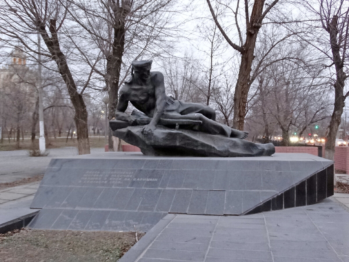 Листайте галерею. Там есть ещё фото