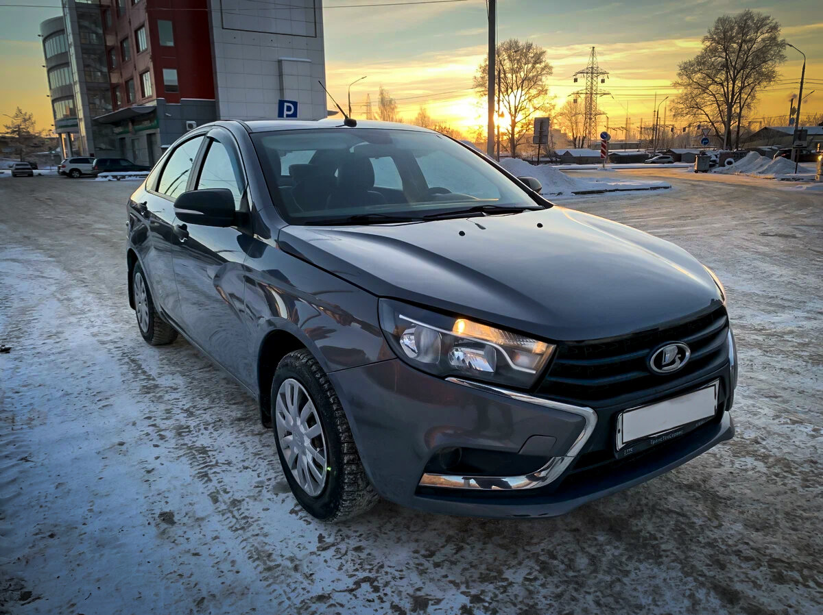 Даже на фото видна неравномерность и разница в зазорах между некоторыми деталями (фото с авто.ру)