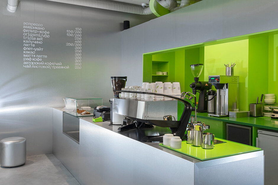 "2046" внутри (Источник: https://graziamagazine.ru/lifestyle/gde-poest-na-vyhodnyh-luchshie-restorany-moskvy-pitera-i-ne-tolko/?from=main_2)