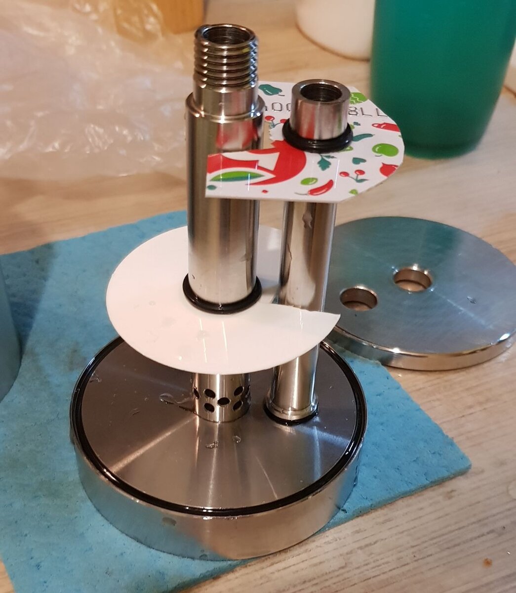 Прототип. С тестовыми перегородками для устранения попадания воды в шланг