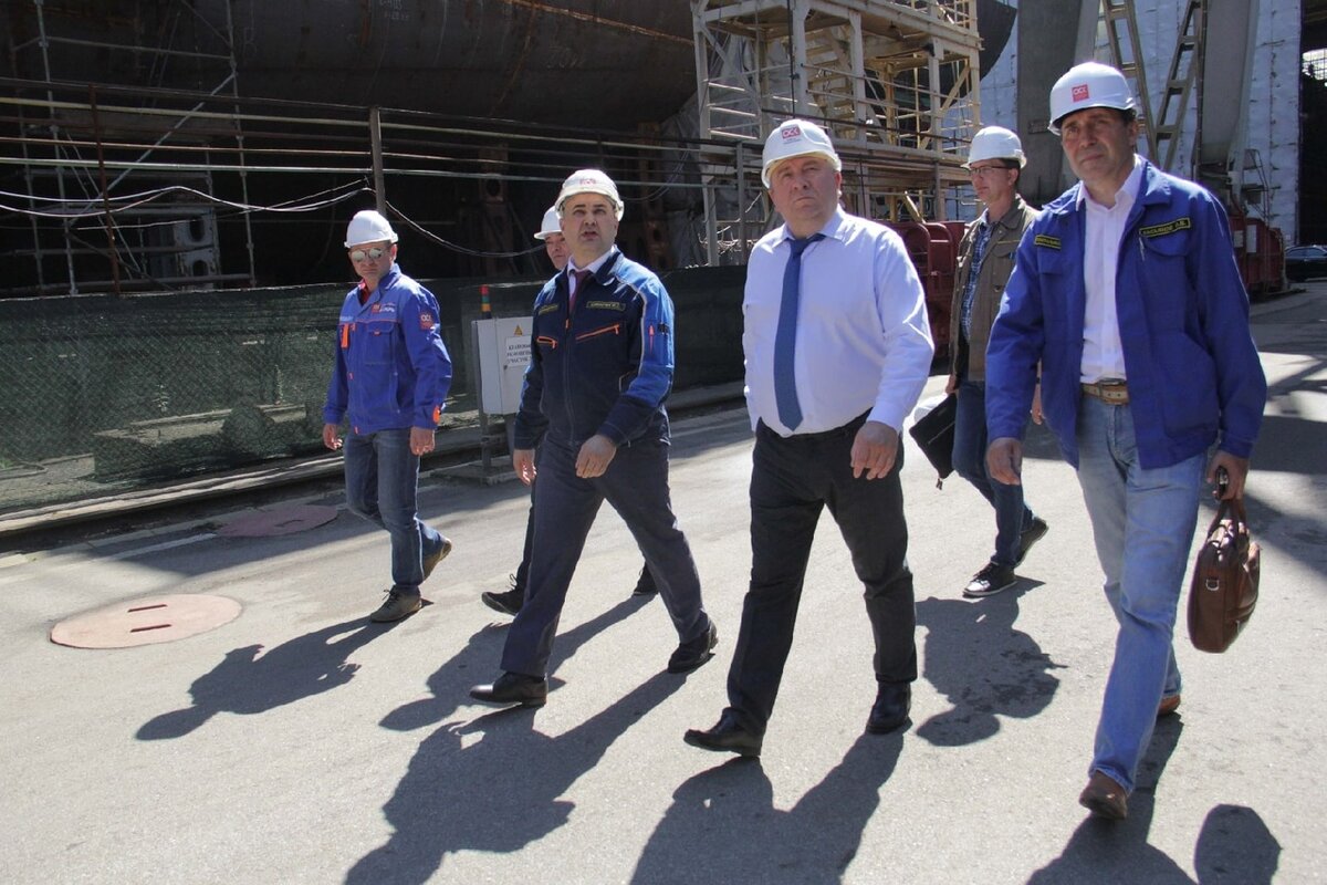 Глава Объединённой судостроительной корпорации Алексей Рахманов а посетил Прибалтийский судостроительный завод "Янтарь" / ПСЗ "Янтарь"