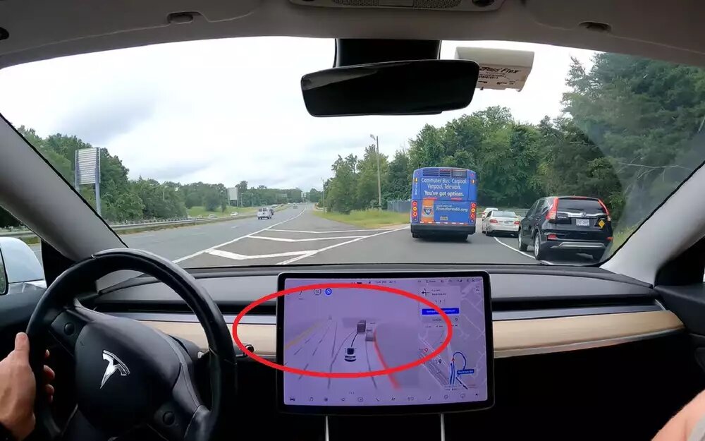 GPS треки в реальном времени. А также видео всего происходящего вокруг, включая машины, их номера, люди их лица, объекты инфраструктуры, дороги и т.д.