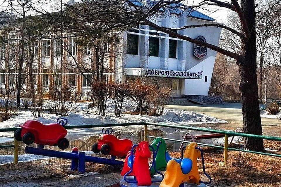     Санаторий с территорией в четыре гектара окружен лесом и озером. Фото: Витас СМИРЕЦКИЙ