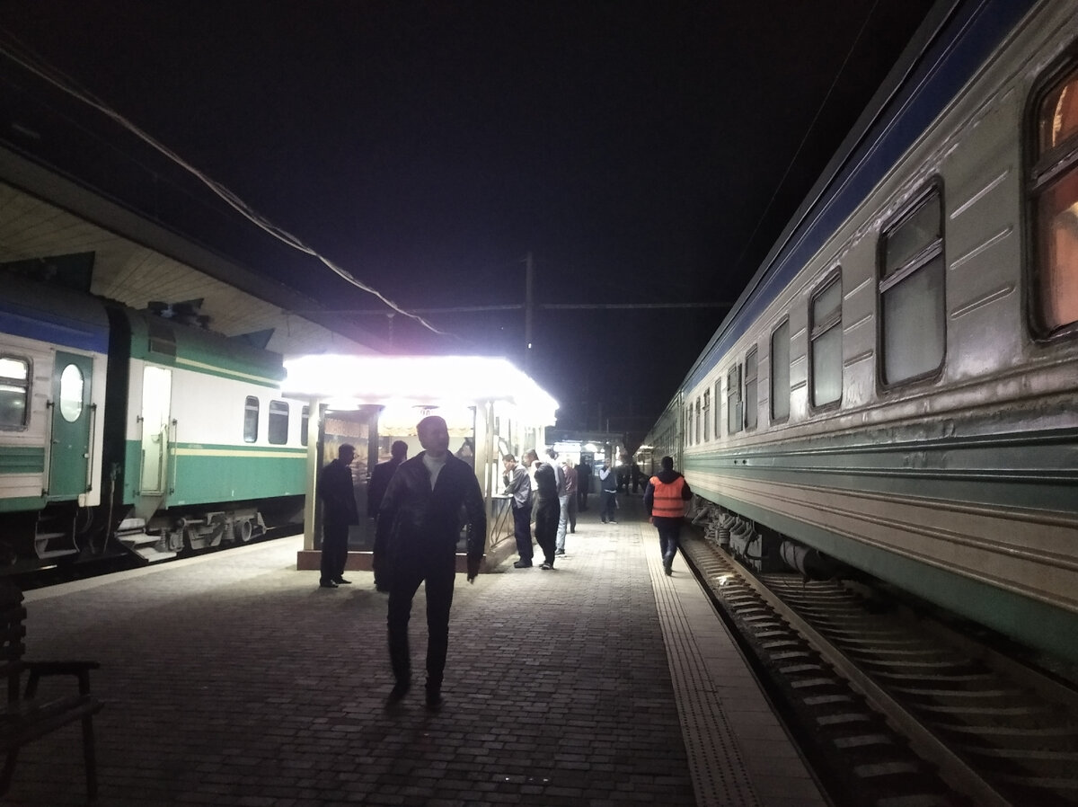 Будучи в Узбекистане, воспользовался услугами местных железных дорог, которые представляет компания УТЙ (Узбекистан Темир Йоллари). Что сказать.. опыт, конечно, оказался интересным.-20