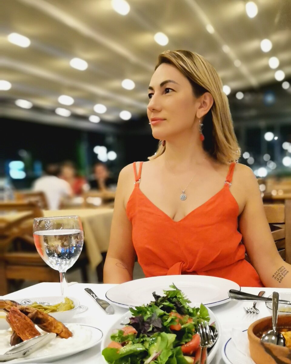 Я в рыбном ресторане в Измире, Турция 