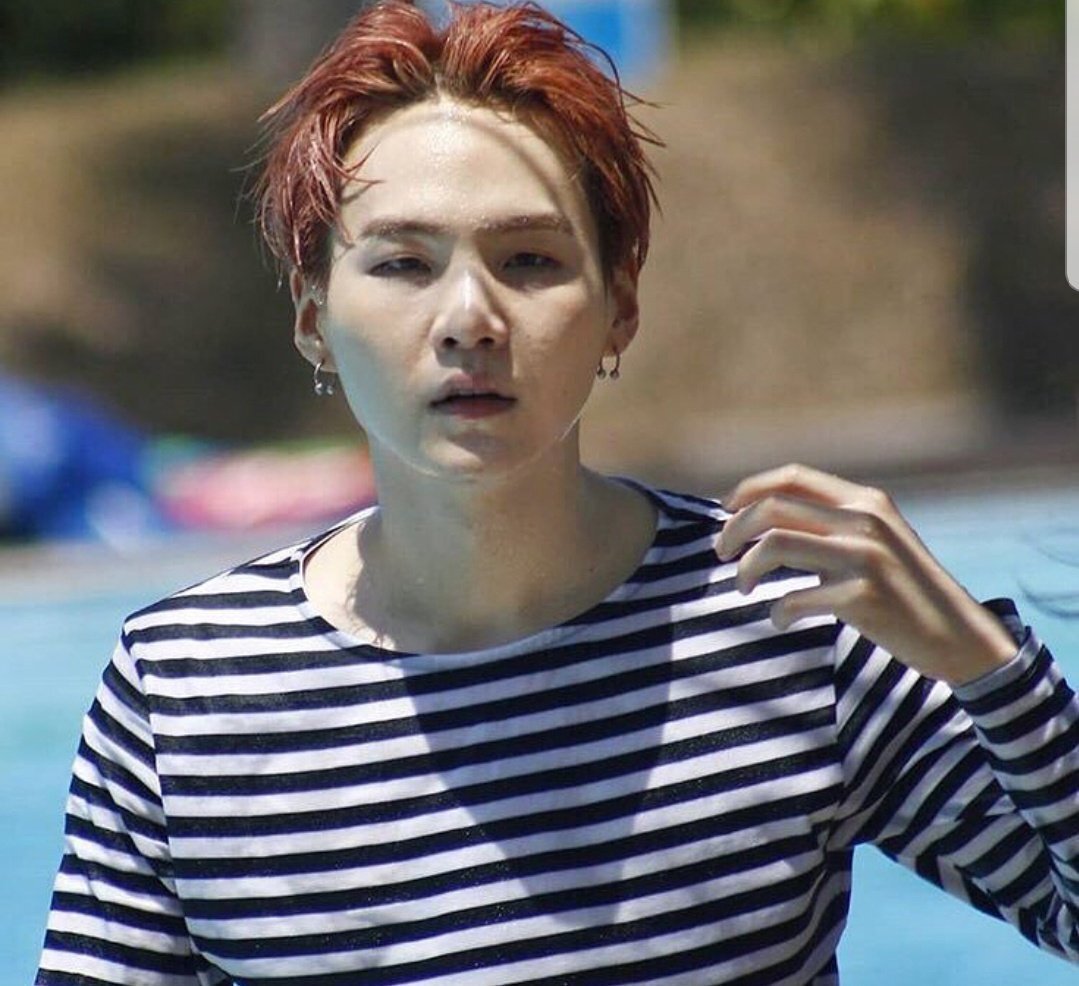 Вышел из вод бассейных)))