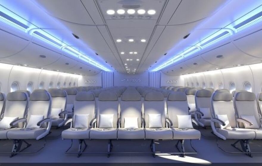 Boeing не продал больше ни одного самолёта 747-8 и 777X, а у Airbus остановились продажи A380. Но проблемы не только у самых больших - тихо на всём рынке широкофюзеляжных самолётов