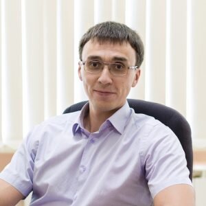 — Технологии развиваются стремительно, а с их развитием появляются и новые угрозы. Основной вектор направленности угроз безопасности бизнеса меняется с каждым годом. Однако некоторые тенденции сохраняются. Думаю, что в 2018 году сохранится тренд целевых атак. При этом такие атаки будут только усложняться, будут применяться методы, затрудняющие анализ и расследование инцидентов.