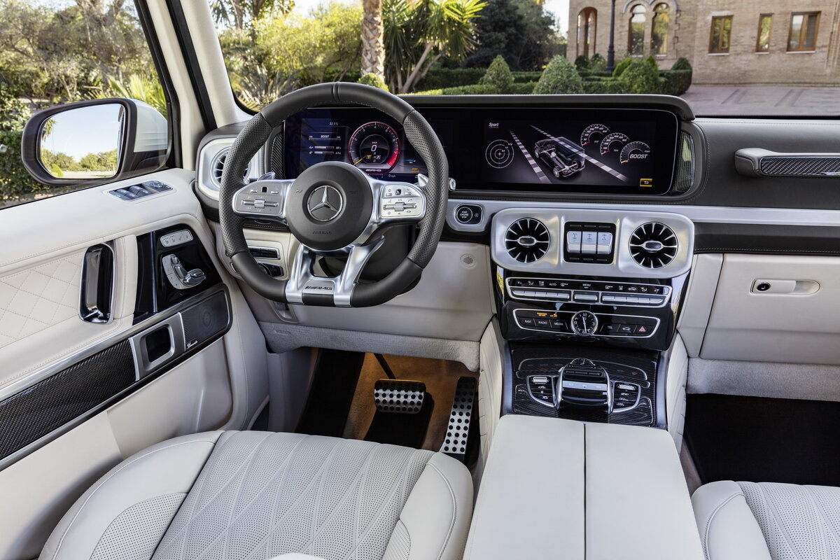 Mercedes Benz g63 AMG Gold