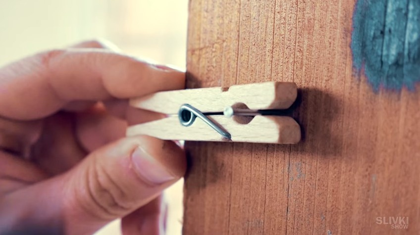 Гвозди home&diy. Лайфхаки с магнитами. Приспособление для забивания гвоздей. Строительный лайфхак. Лайфхаки гвозди.