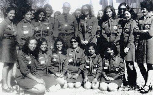 Афганские девушки-скауты в мини-юбках