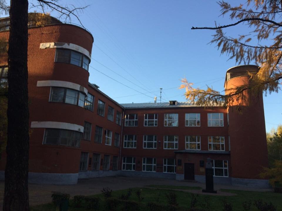 Административный корпус ТСХА. Архитектор — Борис Иофан.  Построен в 1927 году.