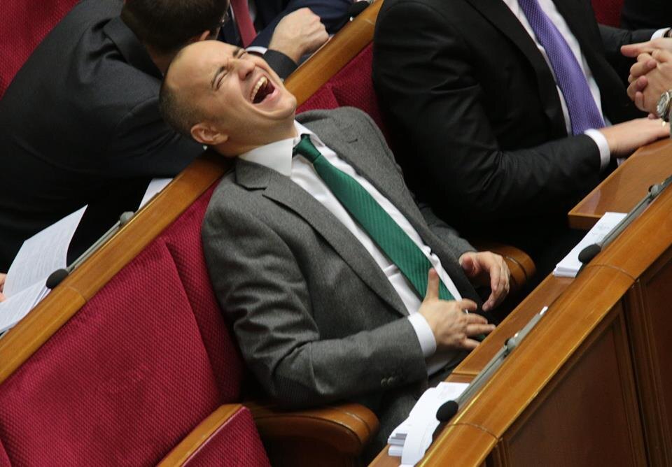  Депутаты Рады смеются над санкциями