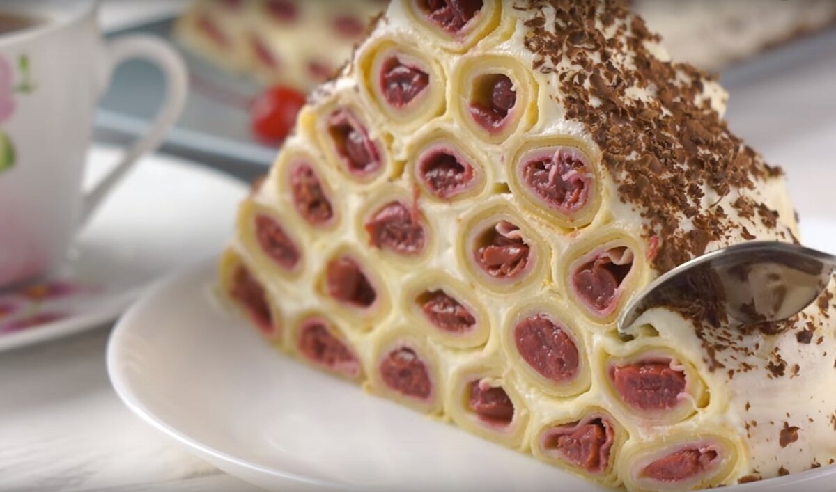 торт монастырская изба с вишней. блинный вишневый торт. монастырская изба с вишней. блинный вишневый торт. шапка гугуцэ торт.