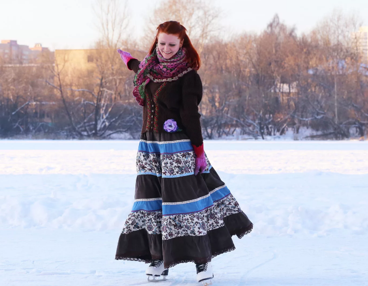 Длинная юбка А-силуэта хорошо сочетается с укороченной теплой курткой. Фото: https://www.livemaster.ru/item/24847427