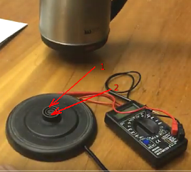 Включаем в розетку и проверяем мультиметров в режиме V~ 750 вольт в точках 1 и 2, должно показать напряжение сети ~220 В.
