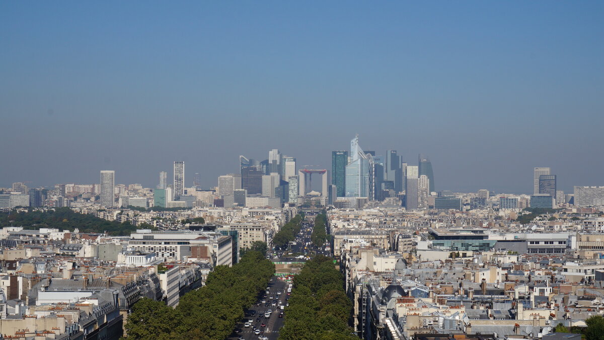 Вид на Дефанс. Фото автора.