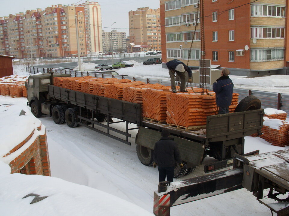 сколько в фуре поддонов газоблока