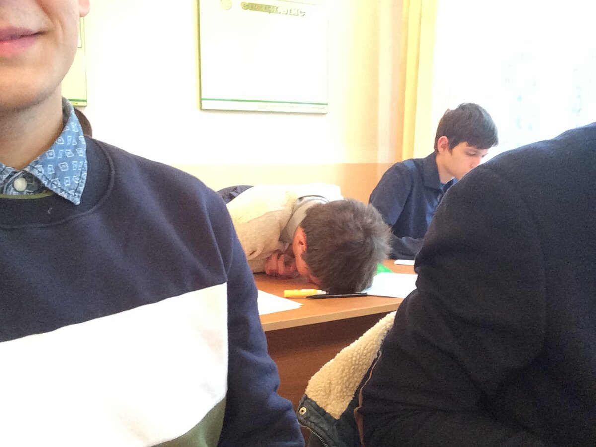 Так я бездействовал, пытаясь спрятаться от общества