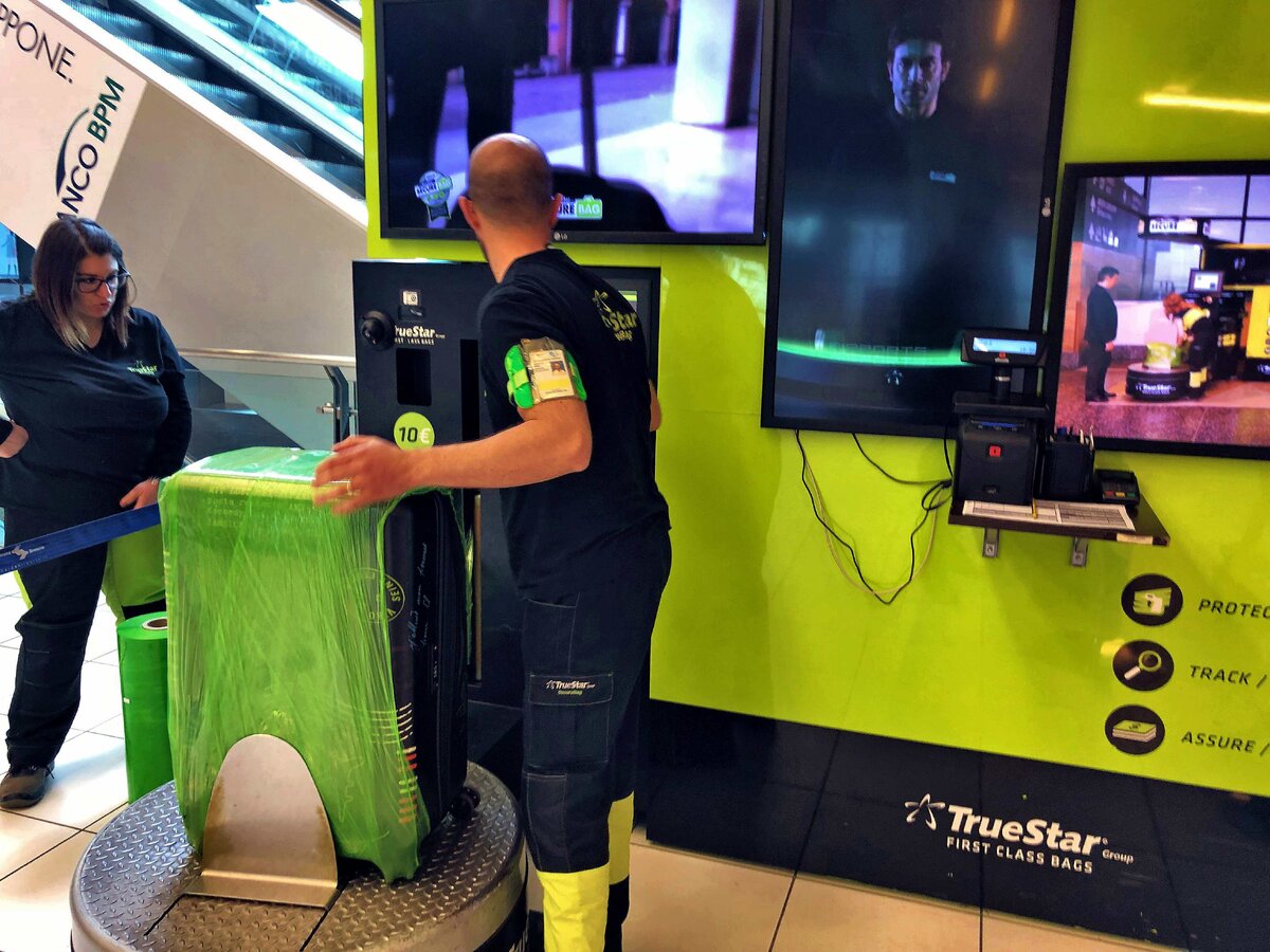 Обмотка багажа стоит - как обычно 10 евро