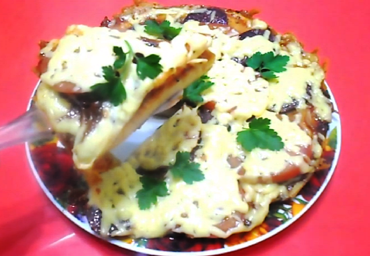 Быстрая заливная пицца без духовки (на сковороде)