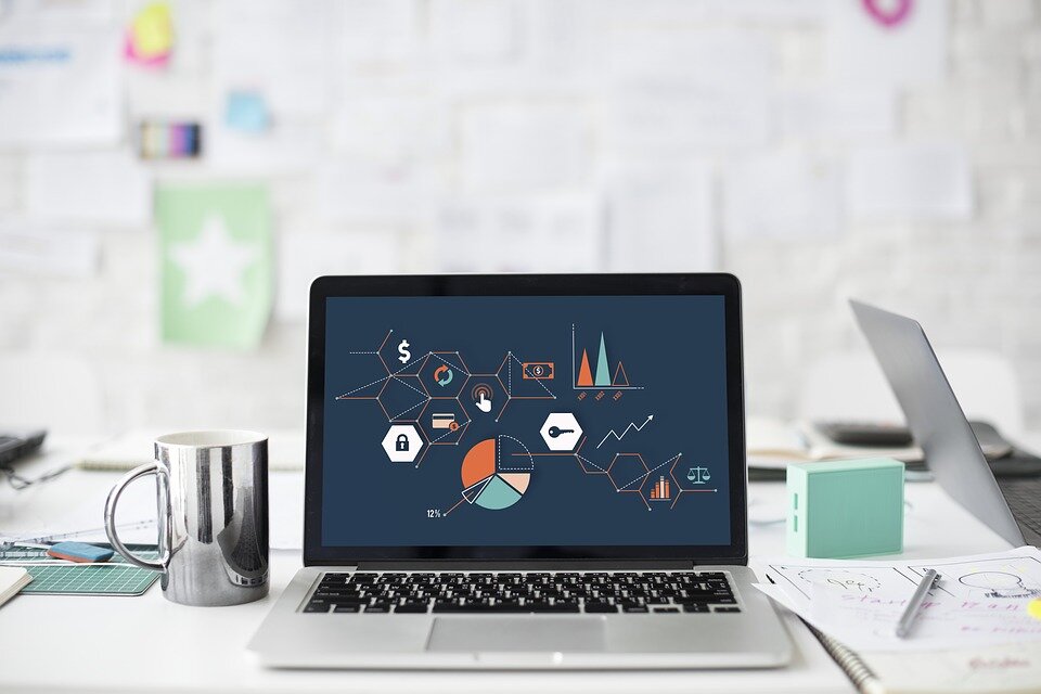 https://pixabay.com/ru/photos/%D0%BD%D0%BE%D1%83%D1%82%D0%B1%D1%83%D0%BA-%D0%BA%D0%BE%D0%BC%D0%BF%D1%8C%D1%8E%D1%82%D0%B5%D1%80-%D1%82%D0%B5%D1%85%D0%BD%D0%BE%D0%BB%D0%BE%D0%B3%D0%B8%D1%8F-3190194/