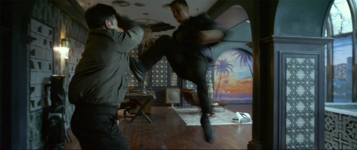   Кадры из фильма “Бешеный бык” / “Seongnan hwangso” 