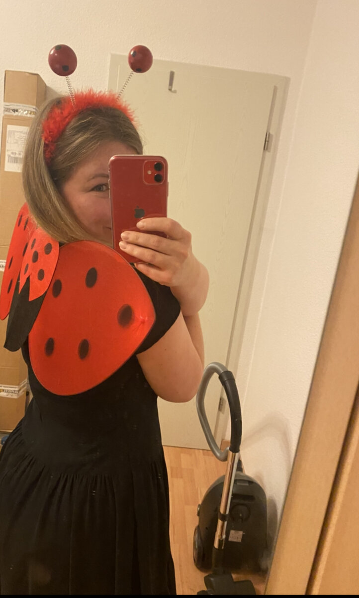 Почти подходящий костюм