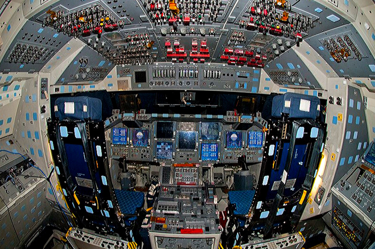 Pin on ДИЗАЙН ВНУТРЕНИХ И НАРУЖНЫХ ПОМЕЩЕНИЙ Spaceship interior, Game concept ar