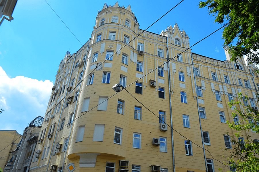 Трехпрудный переулок. Доходный дом Нирнзее. Дом Нирнзее в Москве. Москва переулок Трехпрудный дом Нирнзее. Волоцкие дома в Трехпрудном переулке.