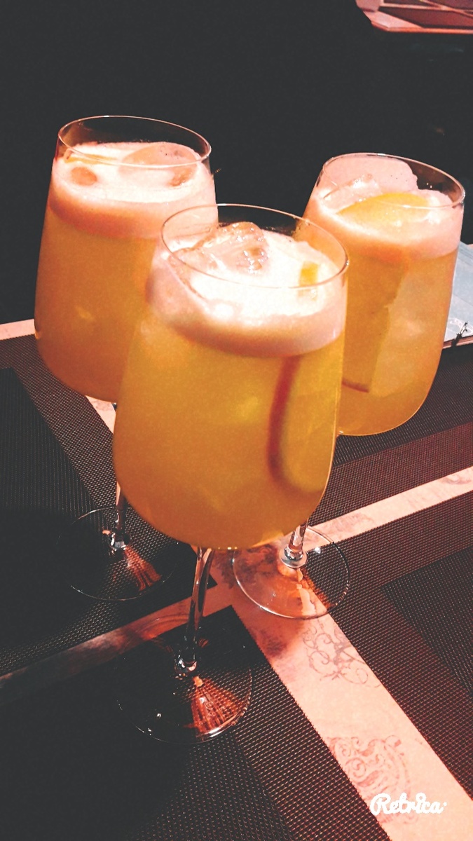 Это не позавчерашние посиделки, просто старая красивая фотка)))