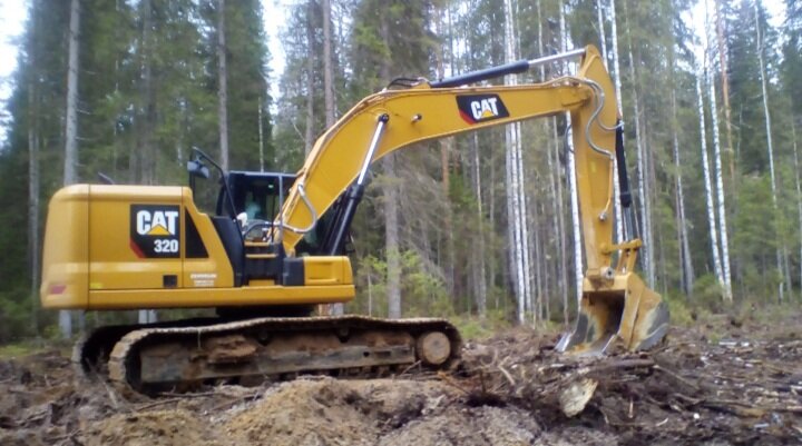 Новый экскаватор CAT 320.