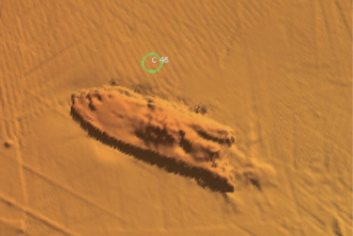 Трехмерное гидроакустическое изображение корпуса тральщика Т-45 «Антикайнен» на дне, полученное с помощью многолучевого эхолота. Фото: ЦПИ РГО