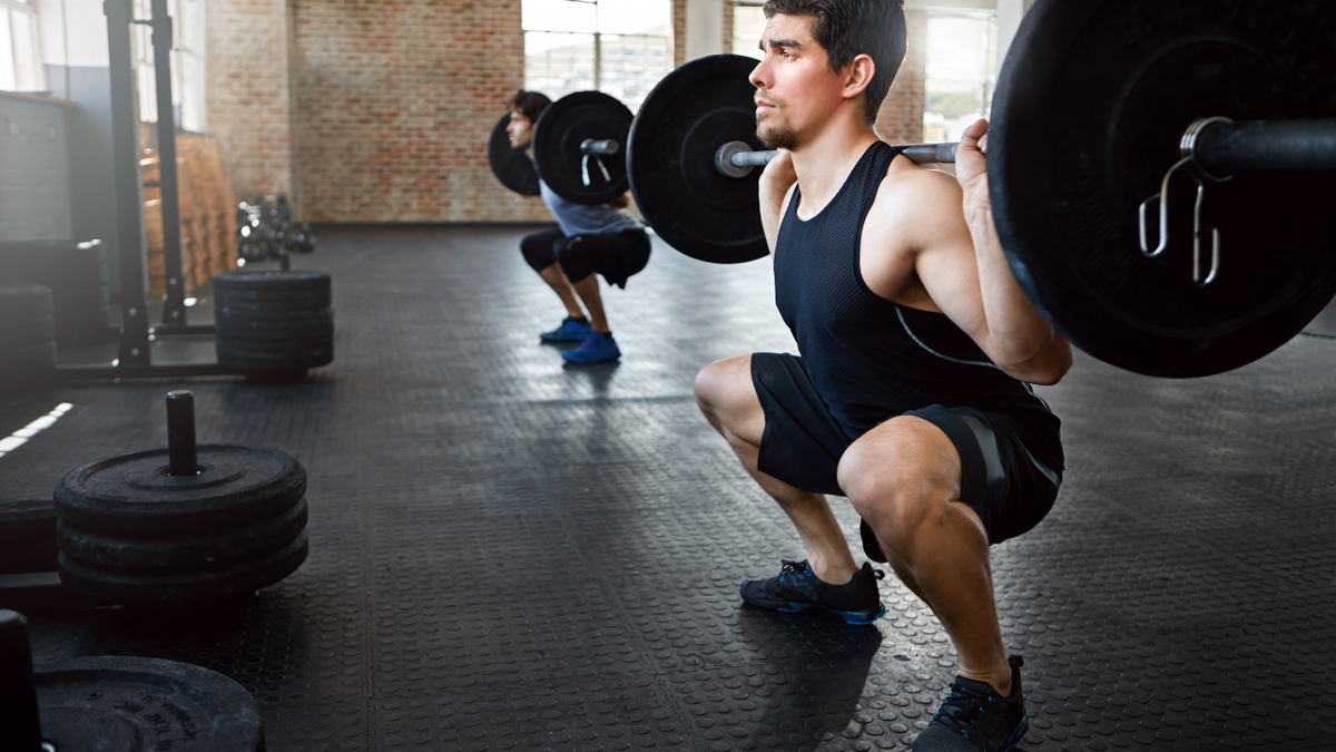 Люди с проблемами в коленных суставах