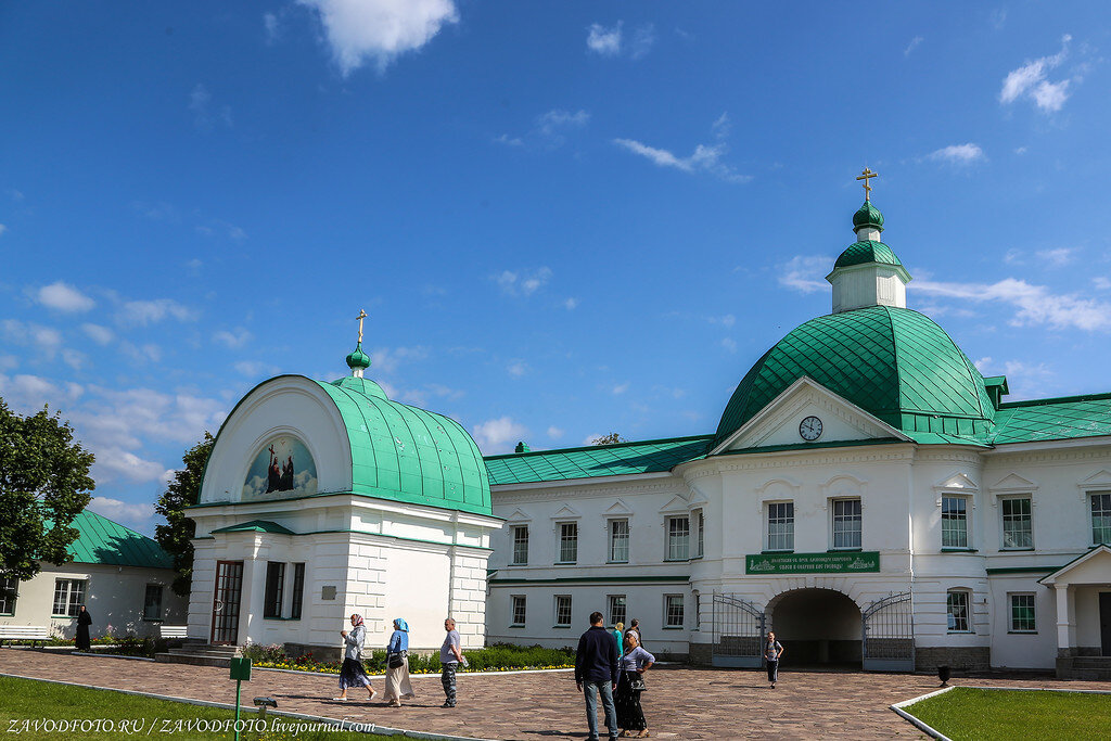 Сбербанк лодейное поле. Часовня Александро Свирского монастыря. Троицкого собора Александро-Свирского монастыря.