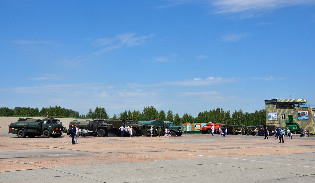 Омск северный аэродром. Омск Северный аэродром Омск. Военный аэродром в Омске. Военный аэродром Северный в Омске. Аэродрос Омме севкрный.