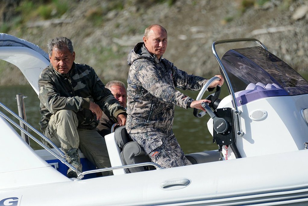 Фото путина с рыбалки