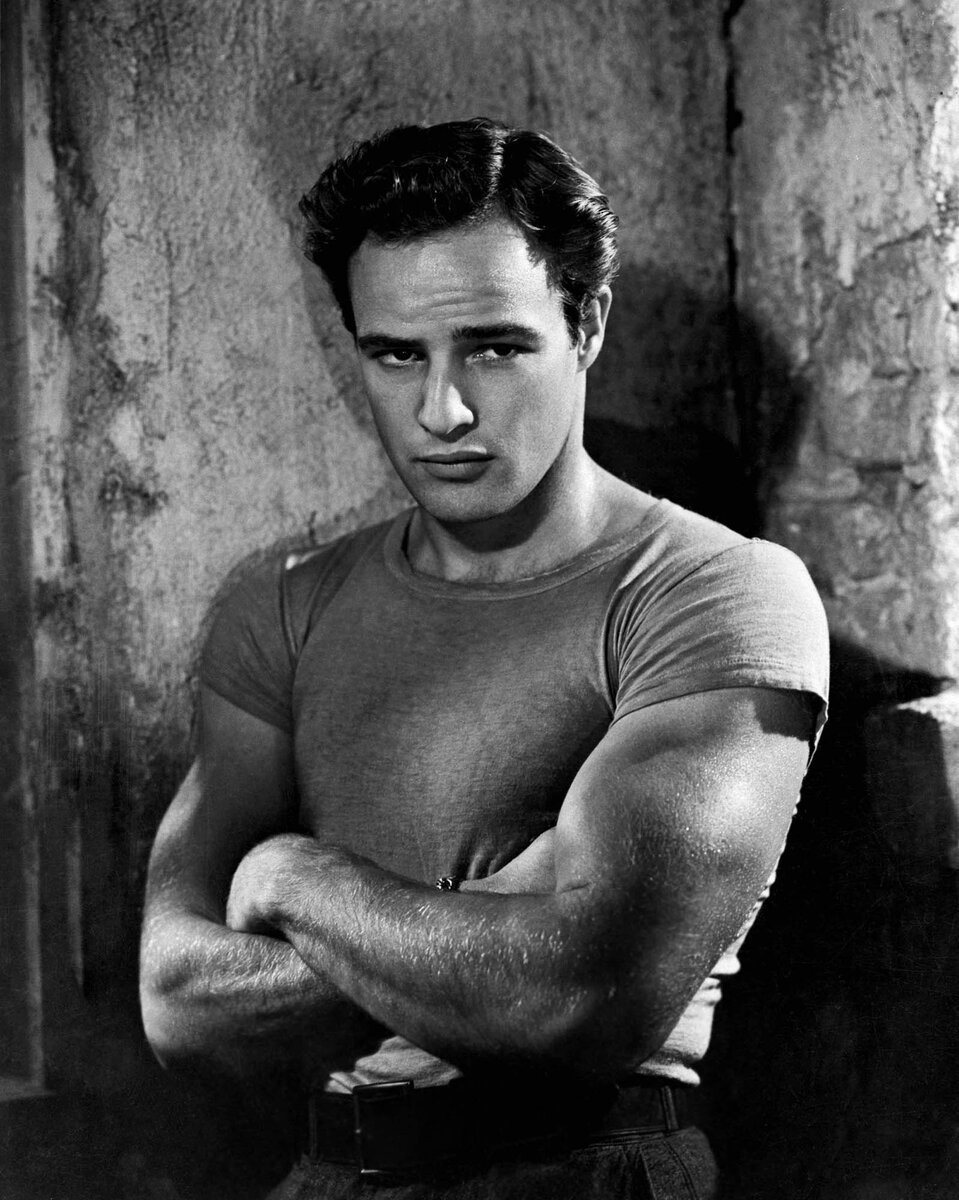 Фото:https://theredlist.com/media/database/muses/icon/cinematic_men/1950/marlon-brando/002-marlon-brando-theredlist.jpg