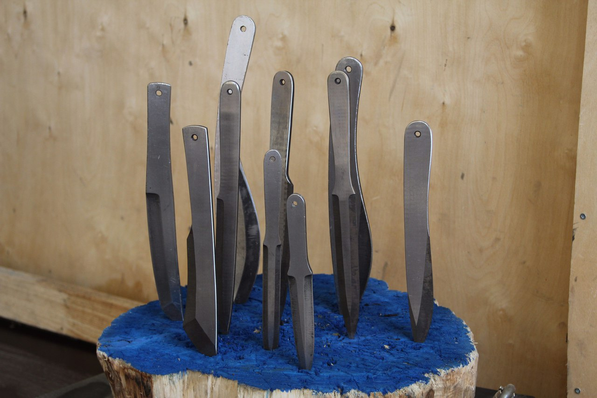 Ножи из арсенала клуба "Злая Пчела"