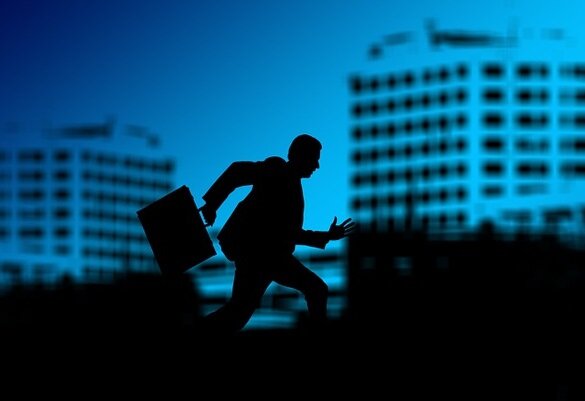 Иногда с работы нужно не уходить, а убегать. 